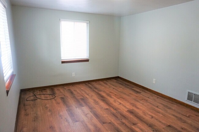 Building Photo - 3147 Glendale Ave