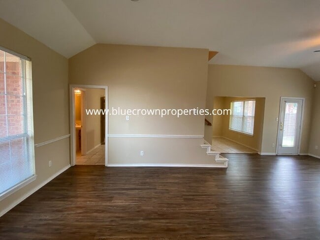 Building Photo - 1829 Carver Dr