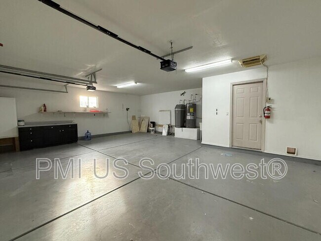 Building Photo - 3443 Sunbonnet Dr