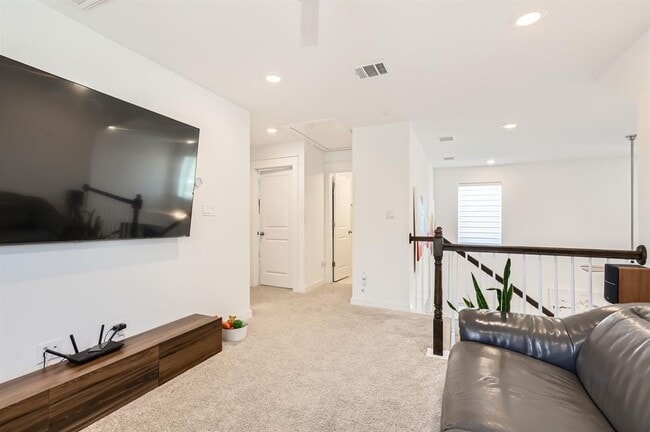 Building Photo - 1324 Salt Lick Dr