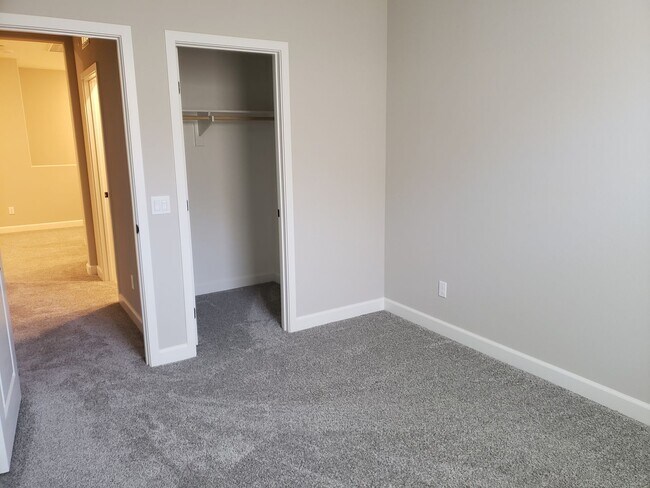 Building Photo - Stunning New Home for Rent in Vista