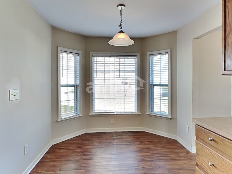 Building Photo - 1419 Infinity Ln