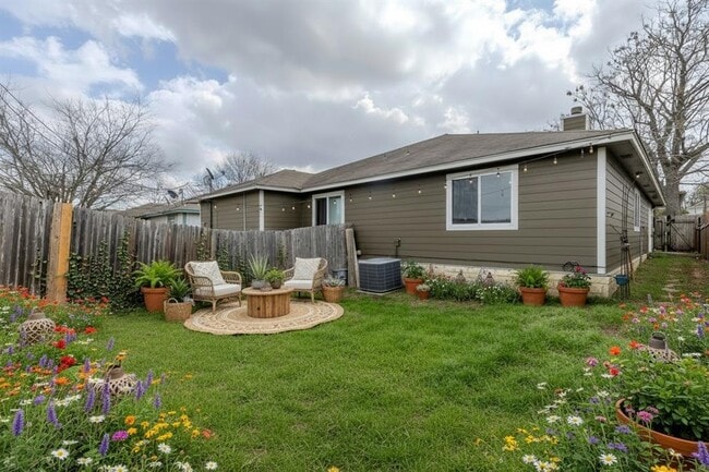 Building Photo - 2630 Gwendolyn Ln