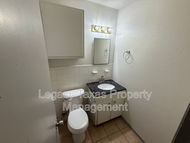 Building Photo - 1607 McAnear St