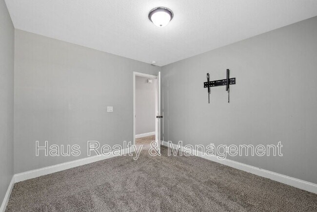 Building Photo - 150 Sycamore Hill Dr