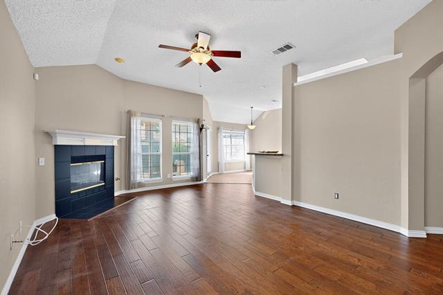 Building Photo - 9700 Wolf Creek Dr