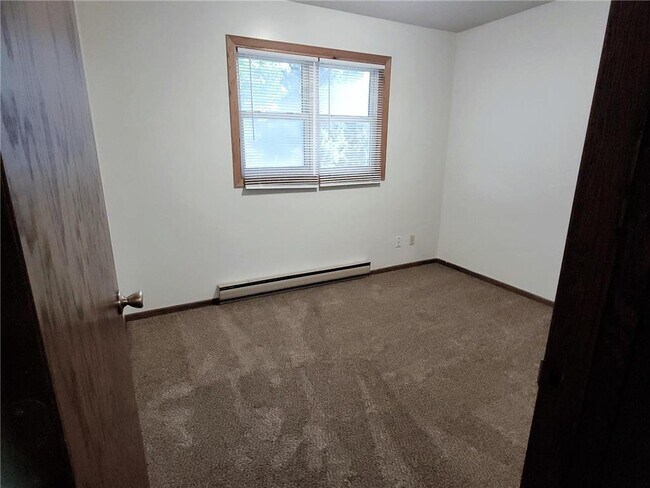 Building Photo - 1325 Henry St