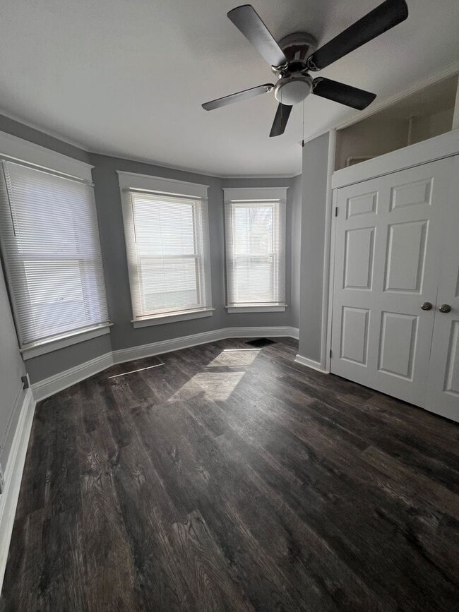 Primary Photo - 2415 Farnam St