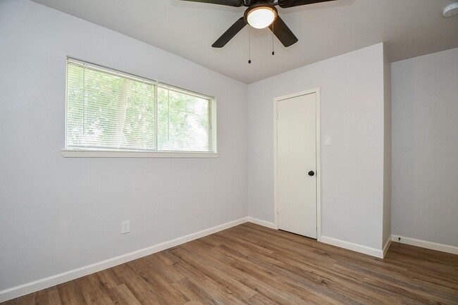 Building Photo - 5709 Arthington Ave
