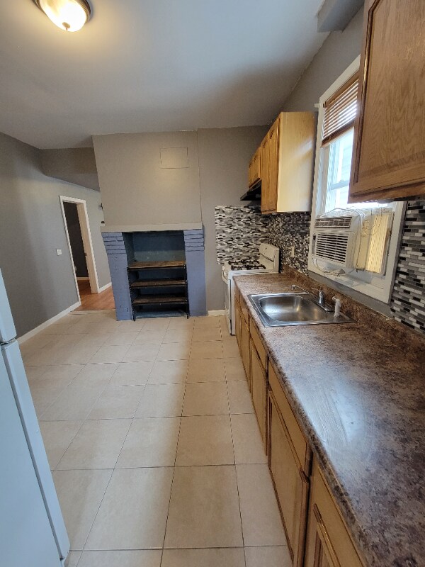 Building Photo - 281 Littleton Ave