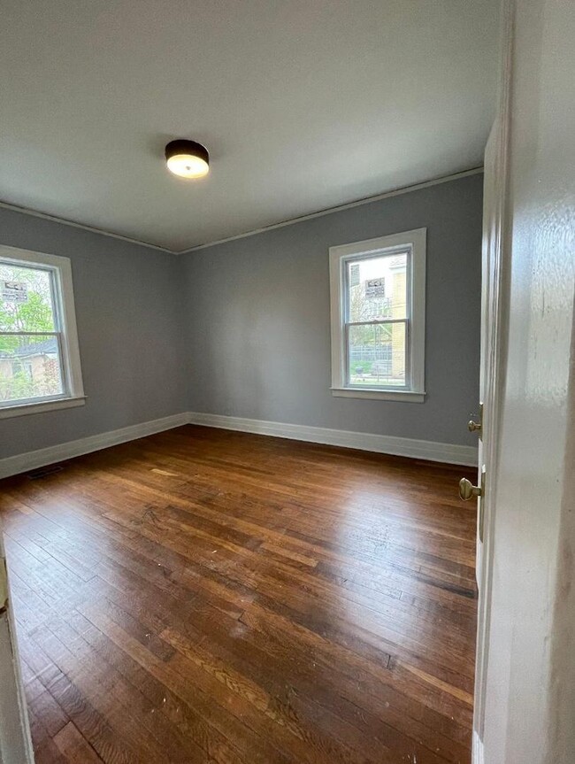 Building Photo - 2135-7 Lakewood