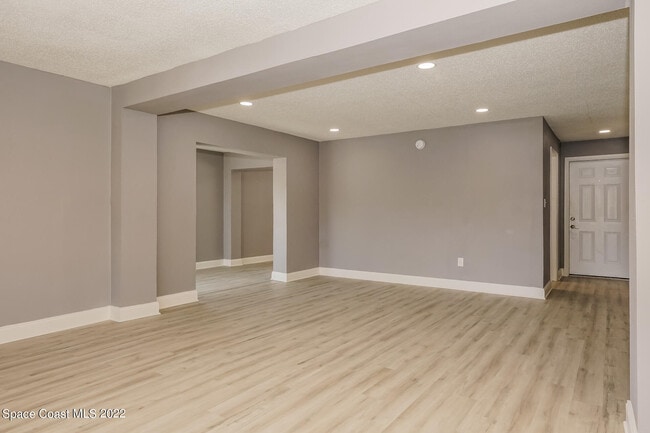 Building Photo - 1235 Thoreau St