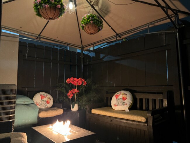 Building Photo - 532 Cesar E Chavez Pky