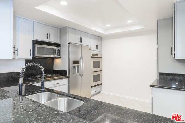 Building Photo - 11667 Gorham Ave