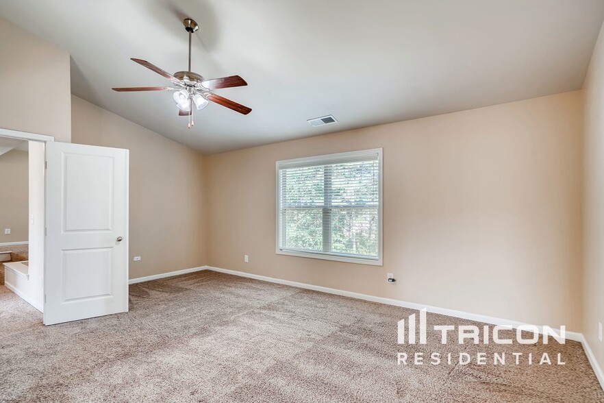Building Photo - 2737 Cove View Ct SE