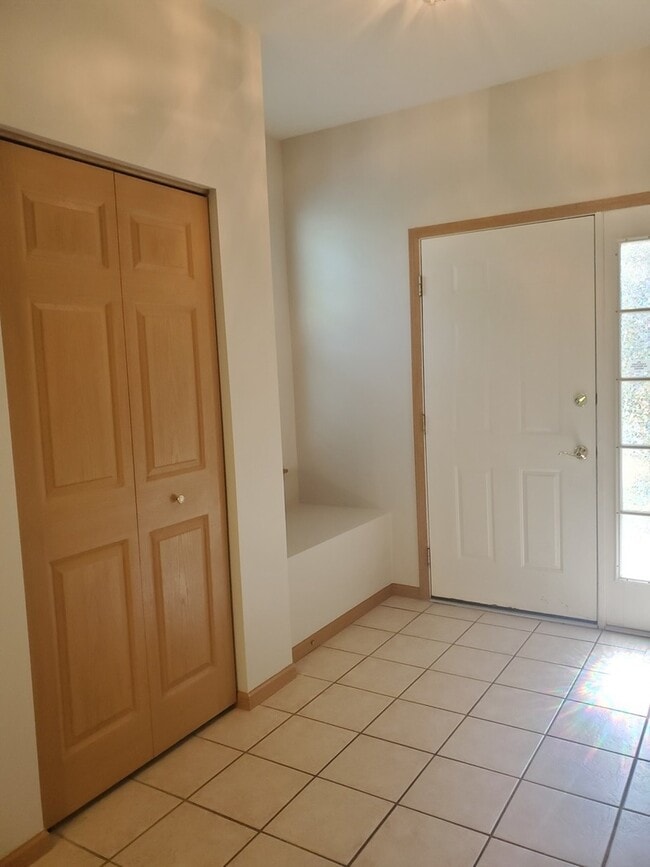 Building Photo - 1236 Brookdale Dr