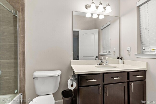 Building Photo - 5570 Arbor Chase Dr