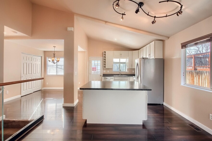 Building Photo - 3884 W 63rd Pl