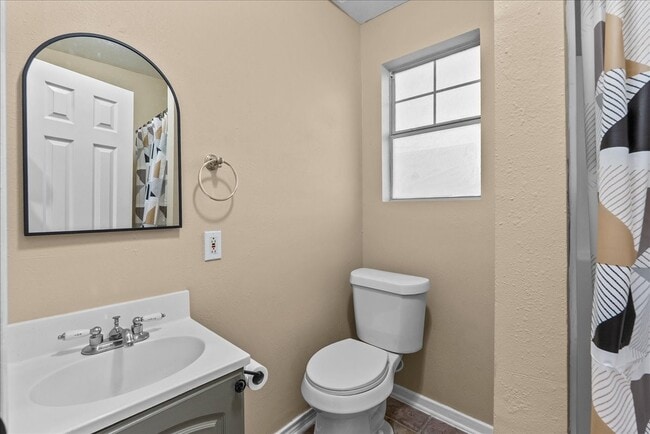 Building Photo - 114 Grand Ave