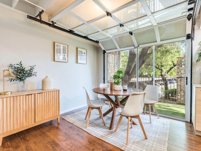 Building Photo - Fully appointed Loft with Lake Austin access!