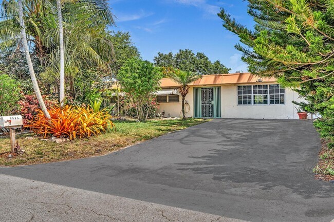 Building Photo - 5551 SW 57th St