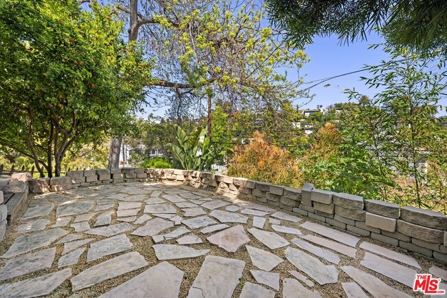 Building Photo - 1470 Westerly Terrace