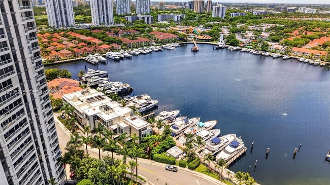 Building Photo - 3750 Yacht Club Dr