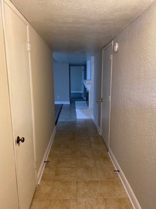 Building Photo - 7314 El Cresta Dr