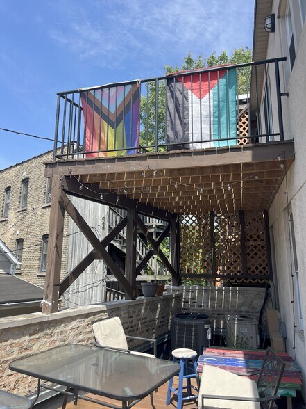 Deck - 4322 N Lincoln Ave