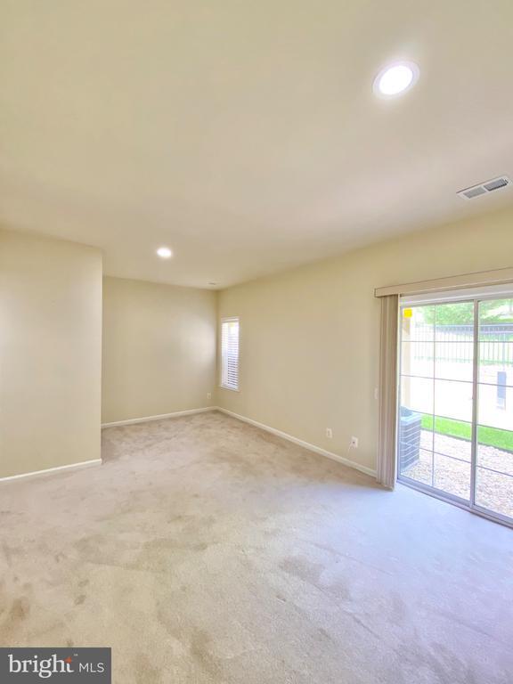 Building Photo - 81 Arell Ct
