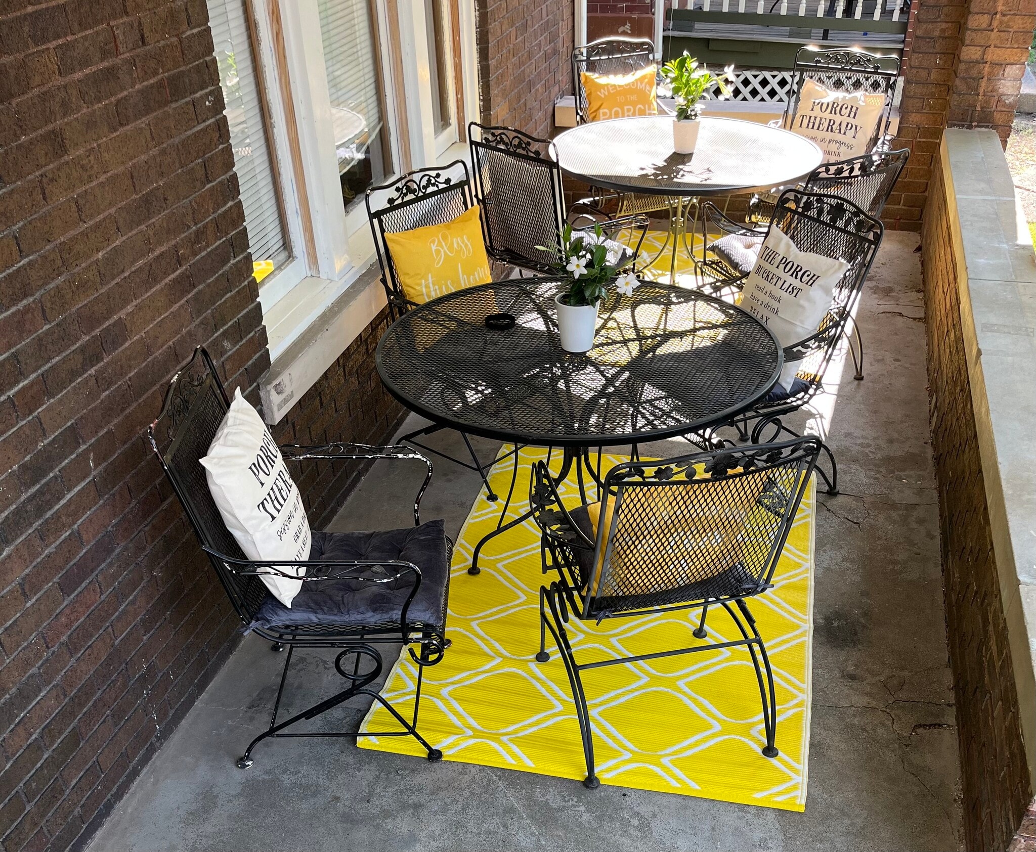FRONT PORCH - 24 E Northwood Ave