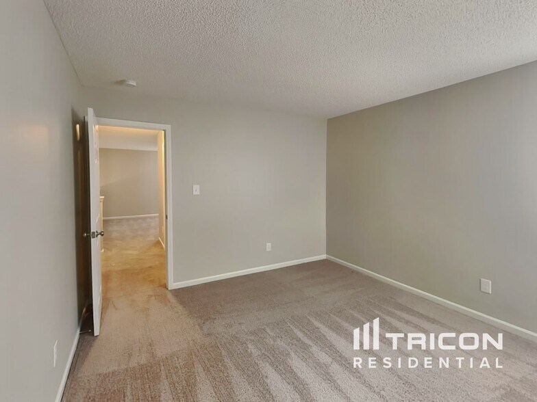 Building Photo - 9629 Green Apple Dr