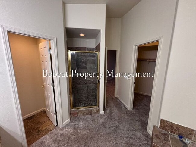 Building Photo - 1054 Camellia Ct