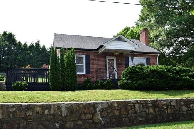 Building Photo - Adorable Downtown Marion Rental!