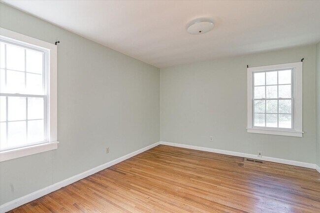 Building Photo - 5219 Cheryl Ln