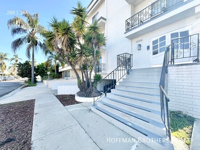 Building Photo - 1206 S Holt Ave