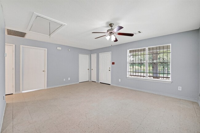 Building Photo - 11411 Roandale Dr