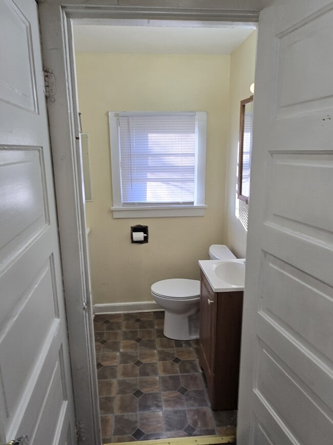 Building Photo - 2203 15th Ave