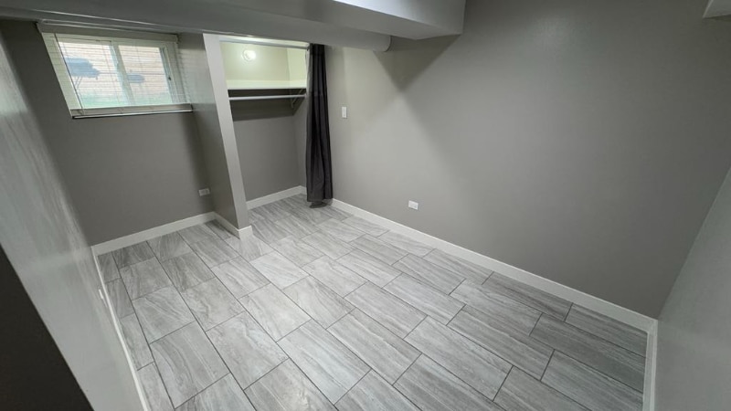 Building Photo - 5454 W Berteau Ave