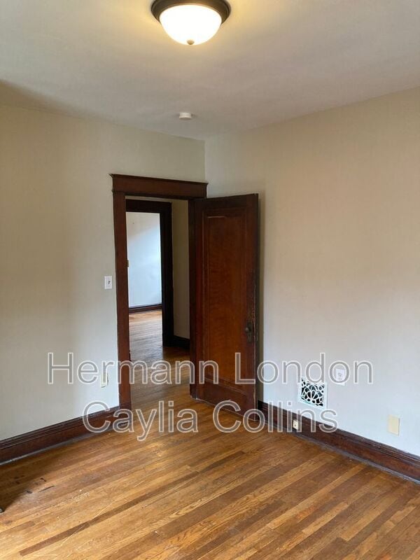 Building Photo - 5340 Bancroft Ave