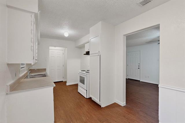 Building Photo - 10421 Muskogee Dr