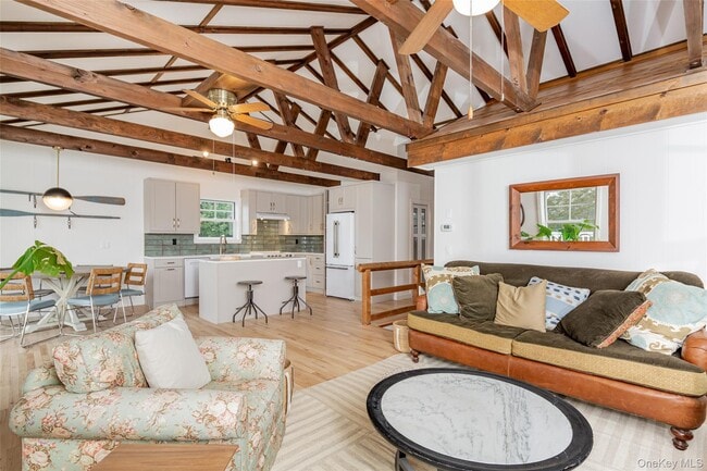 Building Photo - 9 Helens Ln