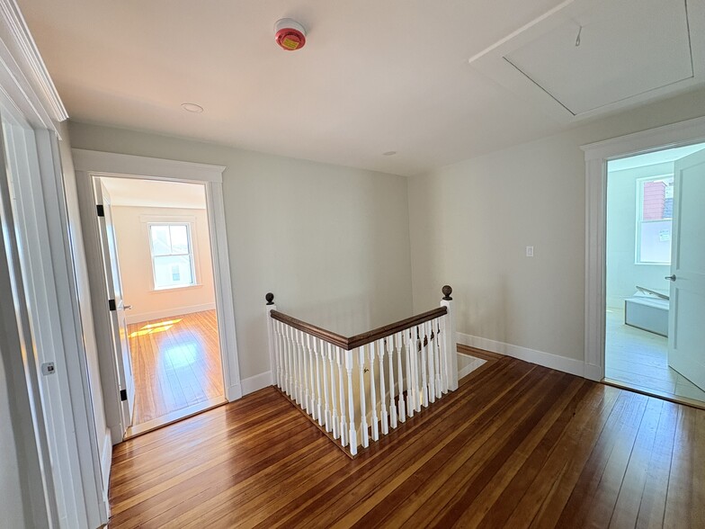 3rd Floor stair hall - 14 Liberty Ave