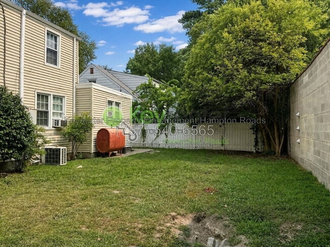 Building Photo - 7738 Castleton Pl