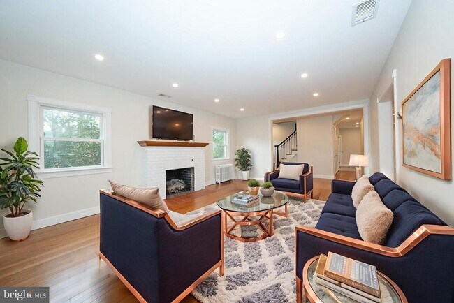 Building Photo - 28 Orchard Ln