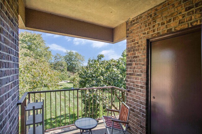 Building Photo - Coming Soon! 2 bedroom condo in Annapolis!