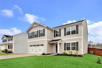 Building Photo - 5 Bedrooms 2.5 Bedrooms