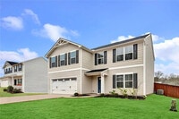 Building Photo - 5 Bedrooms 2.5 Bedrooms