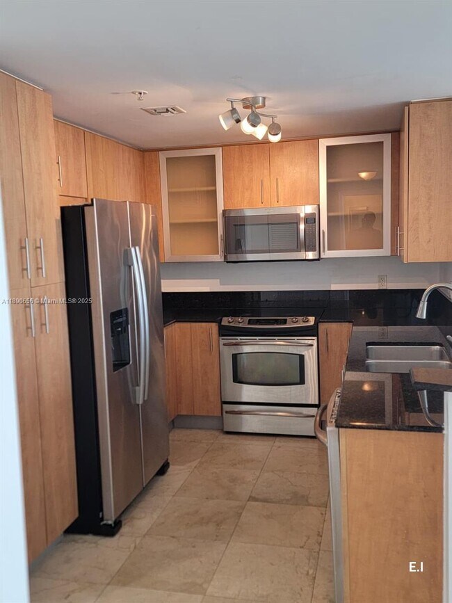 Building Photo - 7900 Harbor Island Dr