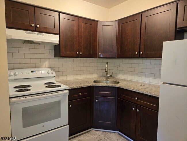 Building Photo - 1041 Ridge St